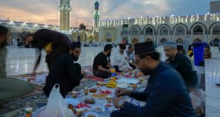 In Pictures | Muslims marked the first iftar
